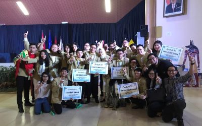 KMPSN persembahkan hadiah untuk Fakultas Hukum Universitas Katolik Parahyangan yang berulang tahun ke 59