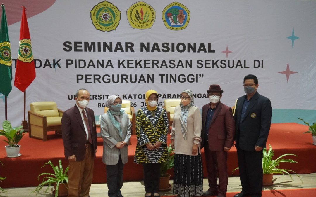 FAKULTAS HUKUM UNPAR BEKERJASAMA DENGAN FAKULTAS HUKUM UNTAG 1945 SEMARANG DAN FAKULTAS HUKUM UNSUR MENGGELAR SEMINAR NASIONAL