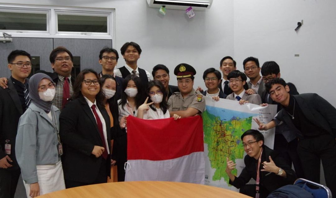 Mahasiswa Fakultas Hukum UNPAR memenangkan penghargaan Most Outstanding Delegate dan Best Directive pada IMUN 2023